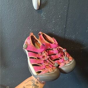 Girls Vibrant Pink Keen Adventure Sandals